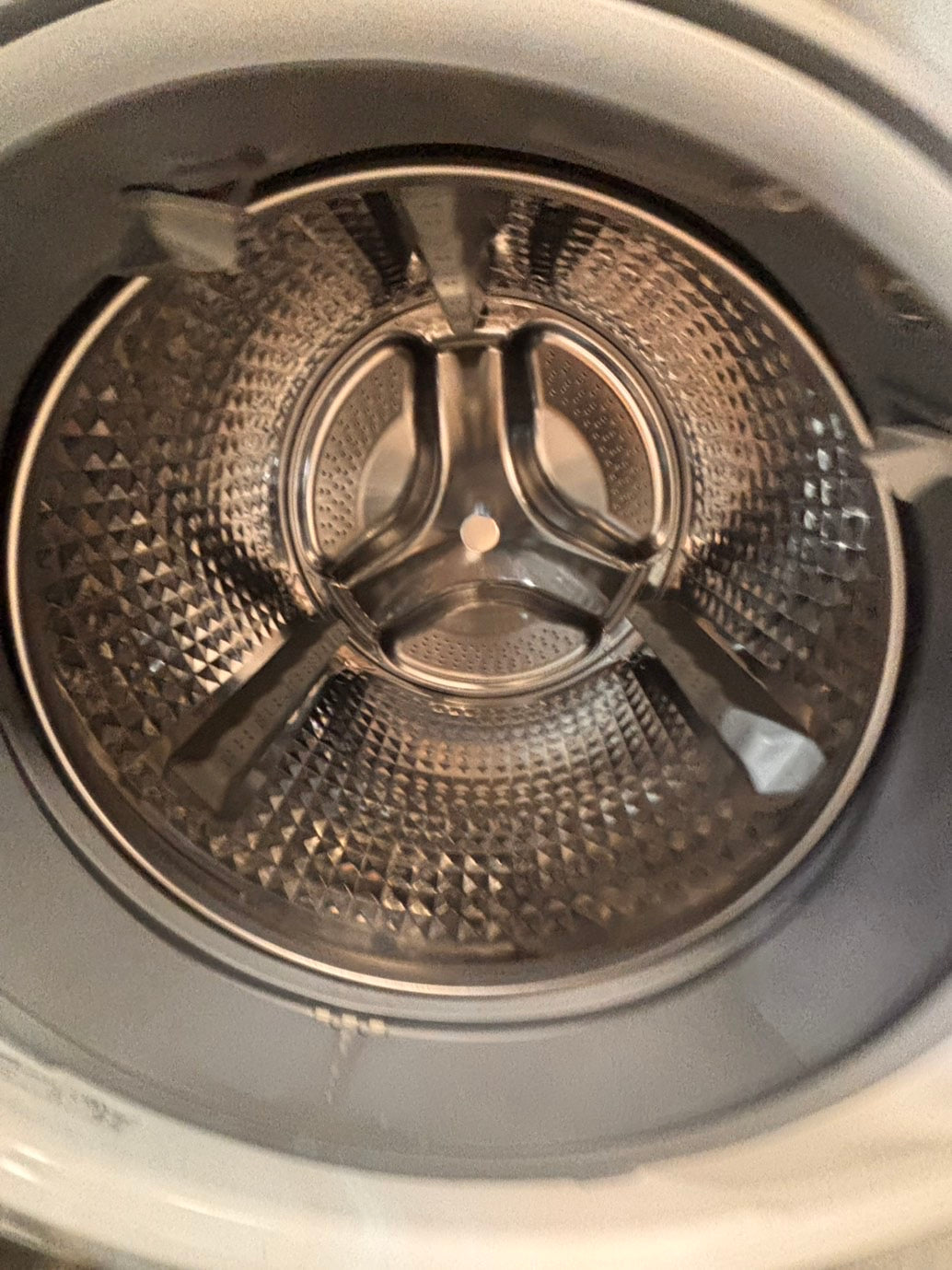 >used- refurbished Samsung mix & match front load washer & dryer set  electric 220v large  capacity with pedestals in white  color 27” #ES5AV7B