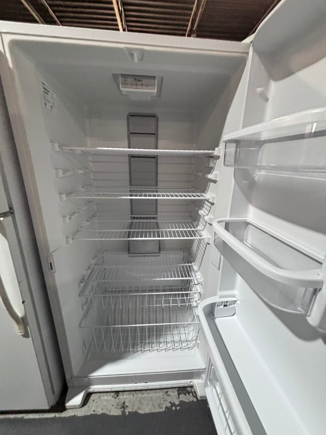 >>whirlpool 33”wide x 66 height x  25”depth up-right freezer white 20cu.ft Refurbished-used #RF5CZXB