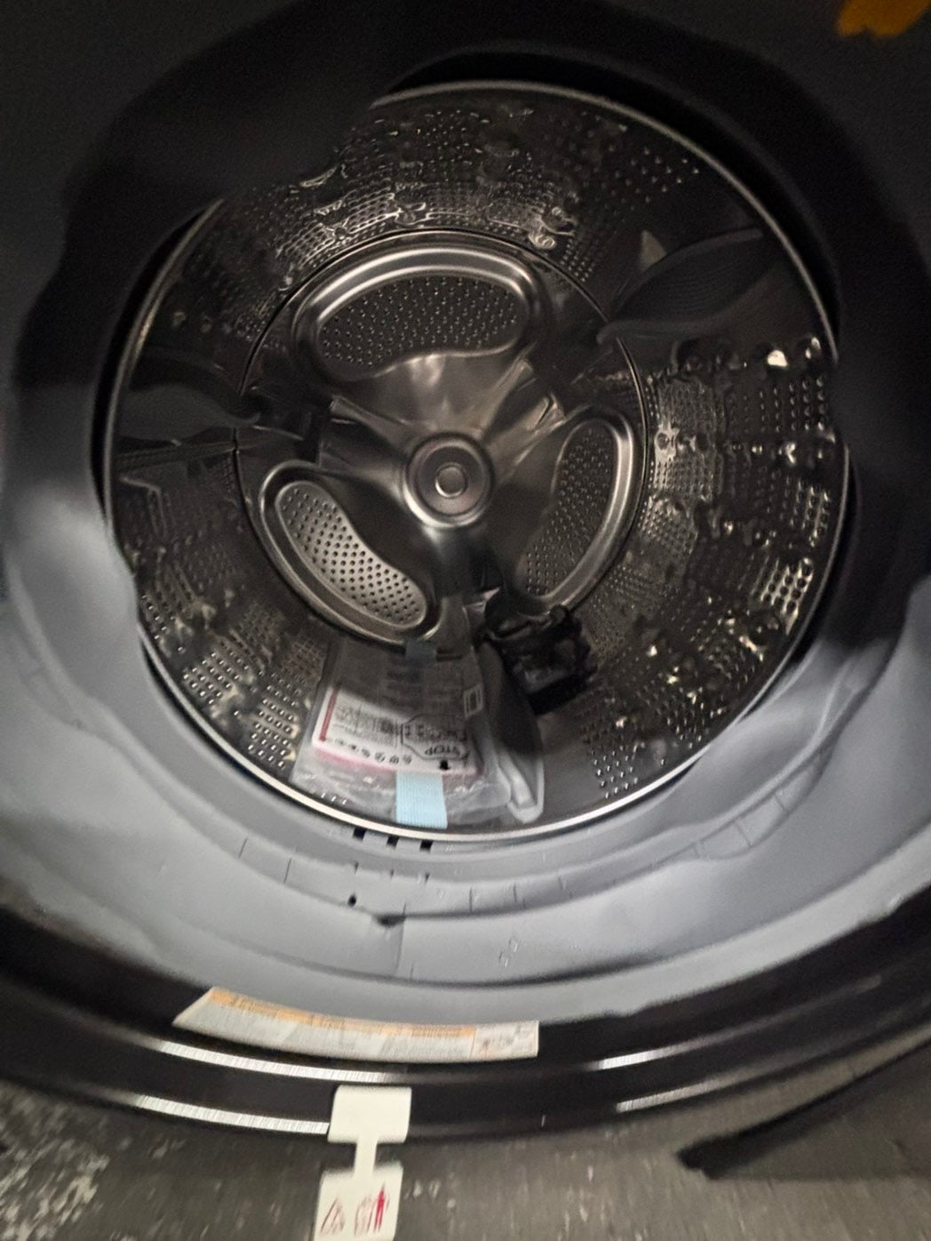 >>LG Open Box 📦 Scratch & Dent 4.5 cu. ft. Ultra Large Capacity Front Load Washer 
 & 7.4 cu. ft. Large Capacity Front Load Electric Dryer - black steel  Set / stock number #WD4001CB