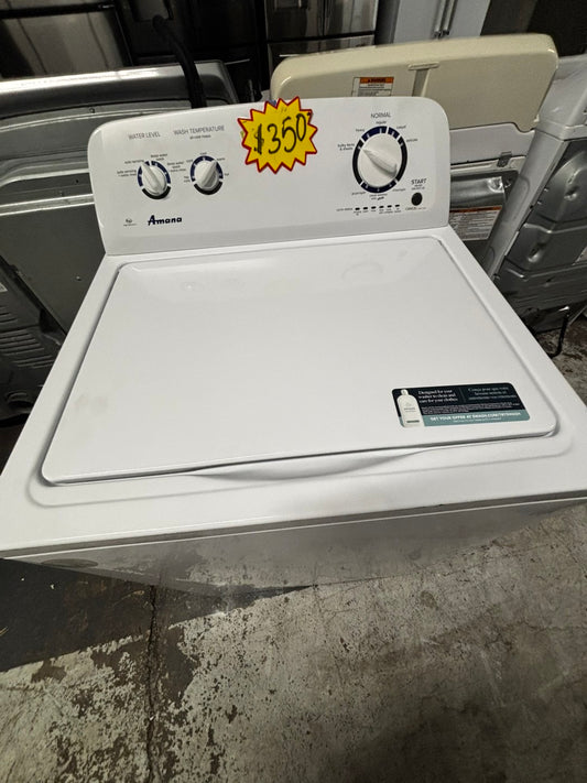 Amana 3.5 cu. ft. Top Load Washer has a Deep Water Wash option that fills the porcelain tub wash basket with more water to help break down loose soils. It also has a heavy-duty cycle for deep stains TWAM377WL