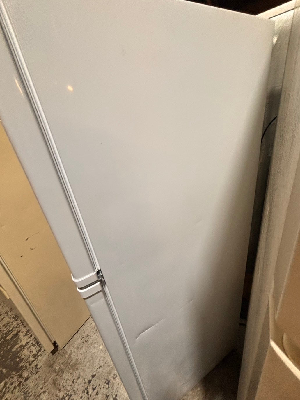 >*top freezer refrigerator working 💯 white color  24" used ,refurbished #RSA5DB