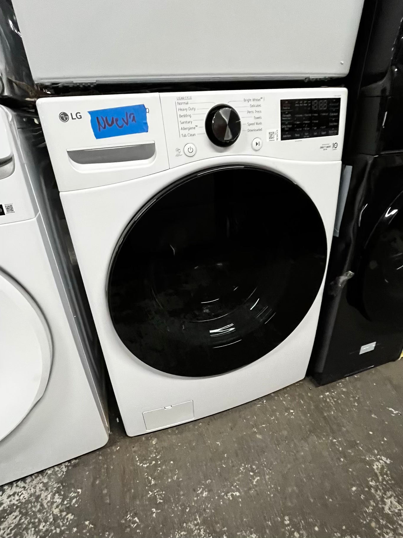-Open Box 📦 Scratch & Dent 4.5 cu. ft. Ultra Large Capacity Front Load Washer - White
WM4000HWA & 7.4 cu. ft. Large Capacity Front Load Electric Dryer - White DLEX4000W Set / stock number #WD737CB