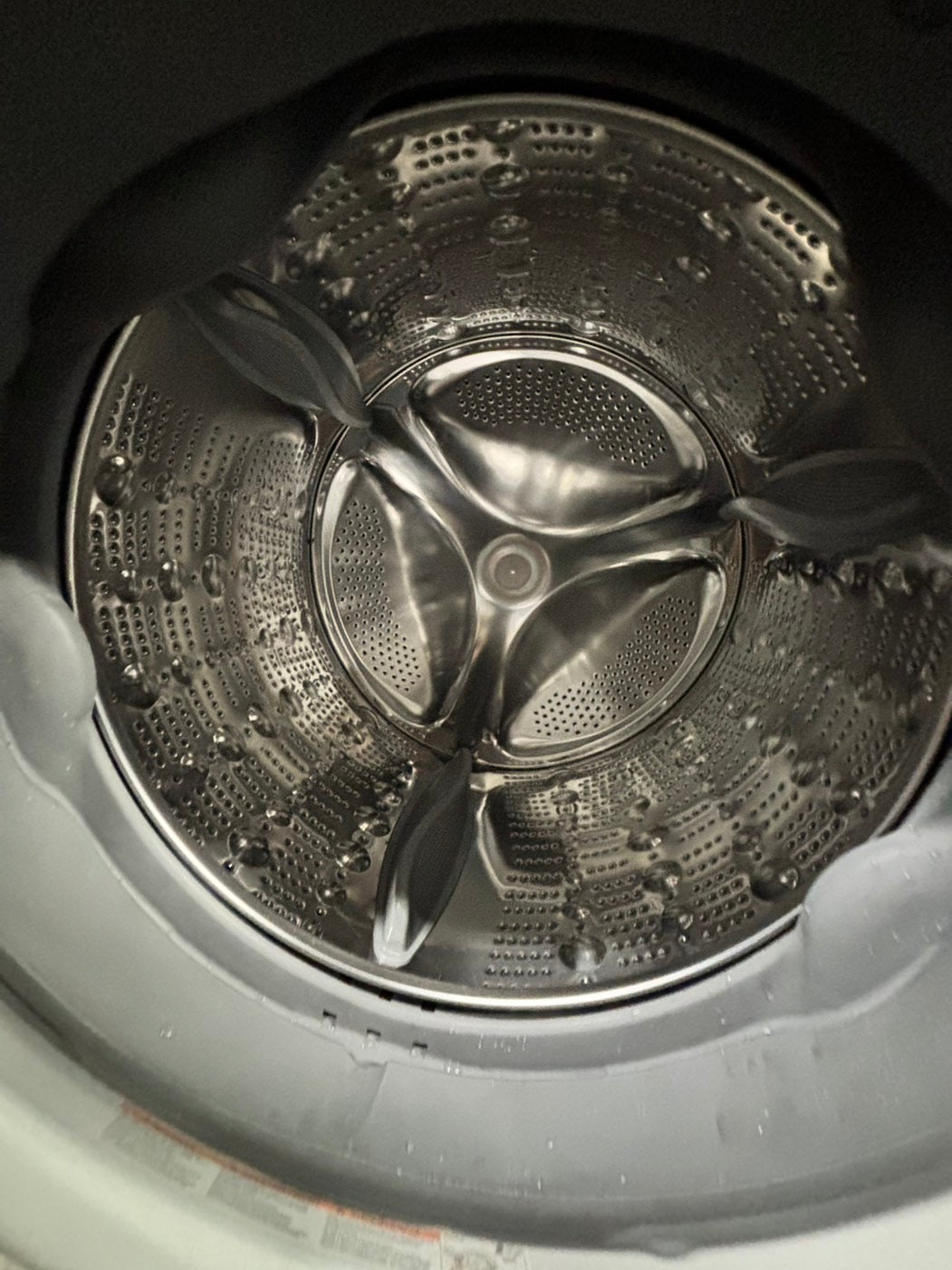 -LG new scratch and dent  open box front load stackable washer white  27" #FW167B