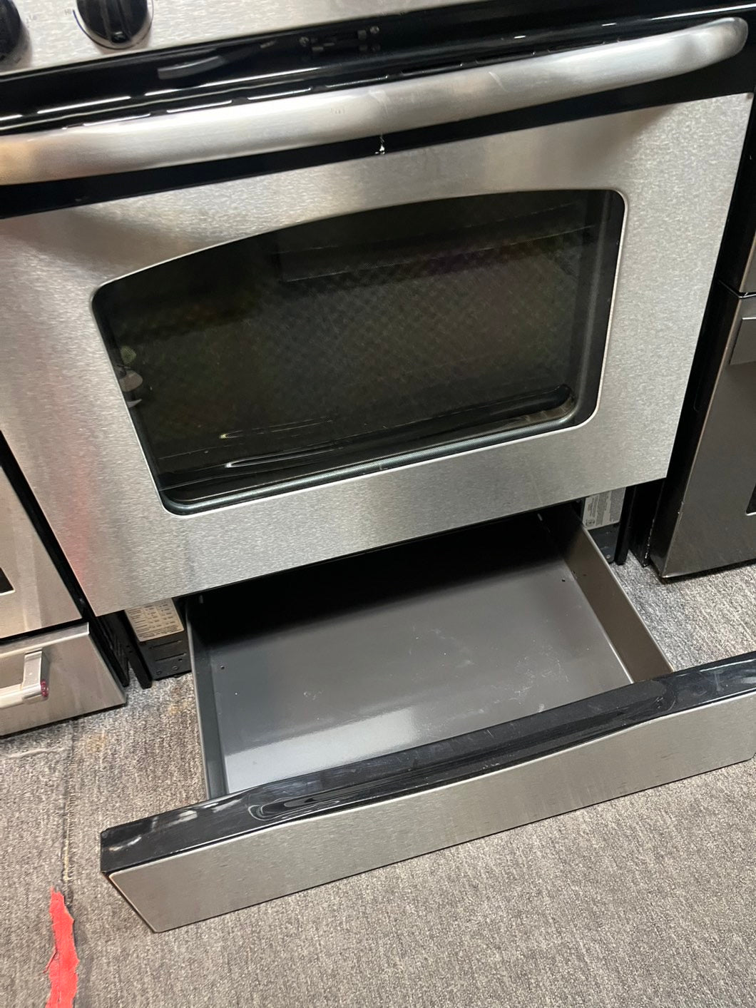 Refurbished GE Gas (Propane )range 4 burner bake broil hi/lo self clean stainless steel Refurbished 30" #GRR12L