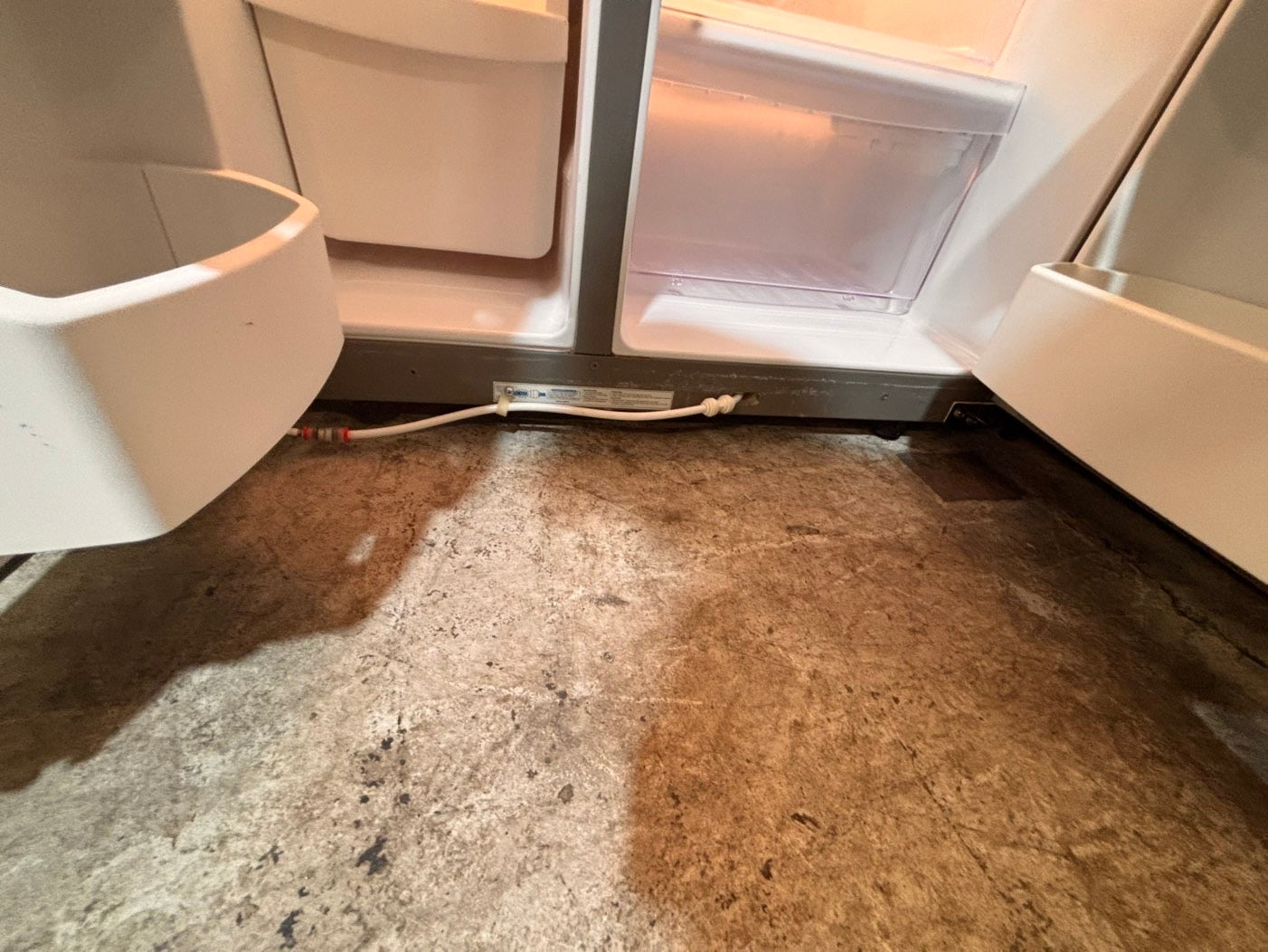 >*SALE🔥🔥LG 33”x 67”h x 29”depth side by side Refrigerator and freezer with ice & water #J1W773B