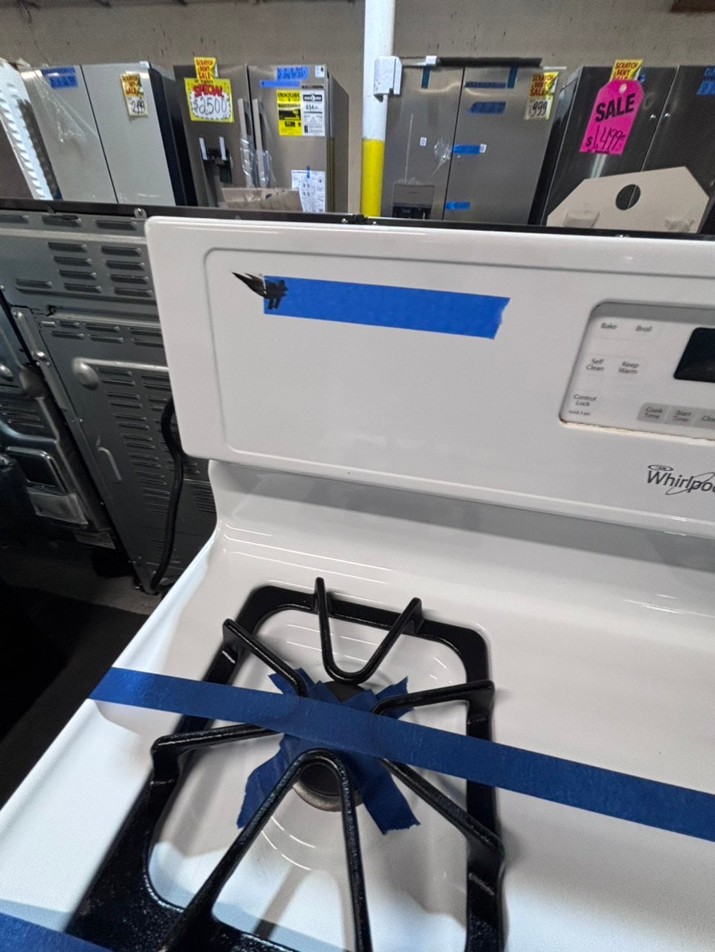 >whirlpool Gas range 4 burner bake broil Hi/Lo self clean in  white used-Refurbished 30” #WG3PR2B