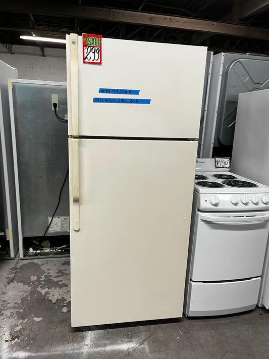 🎄Holiday Sale 🎁 GE top freezer refrigerator in off white used refurbished 28” #RF97352B