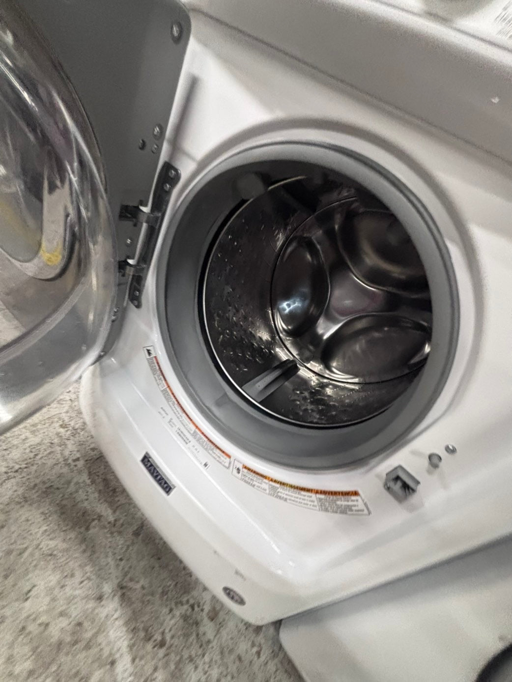 >>maytag white washer 4.5cu. ft. Large capacity, in great condition 27” stackable or side by side  used-refurbished  #FWM7746B