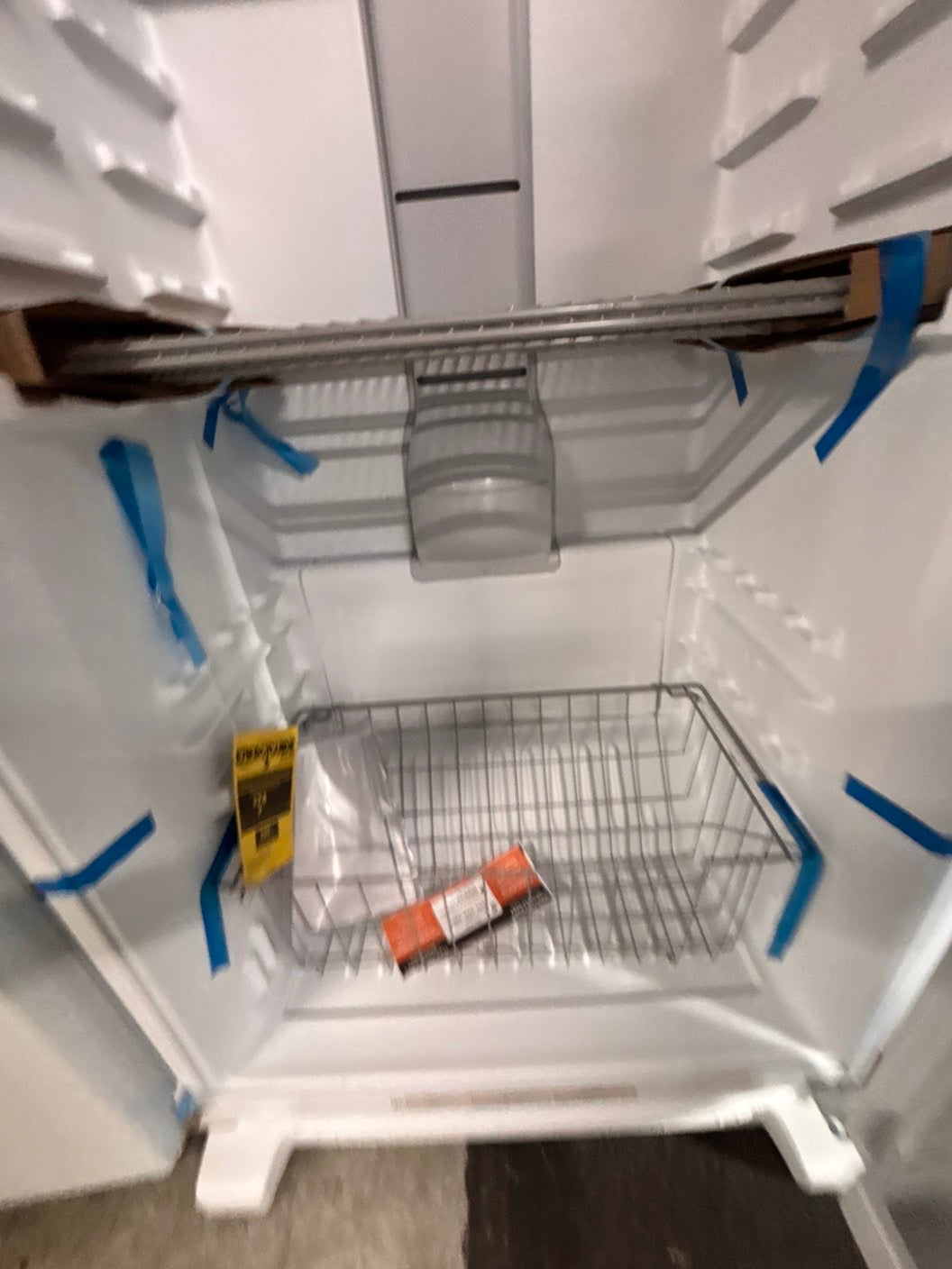 Open box 📦 20 cu. ft. Freezer in White with Temperature Alarm and Auto-Close Door, ENERGY STAR #FZG22BB