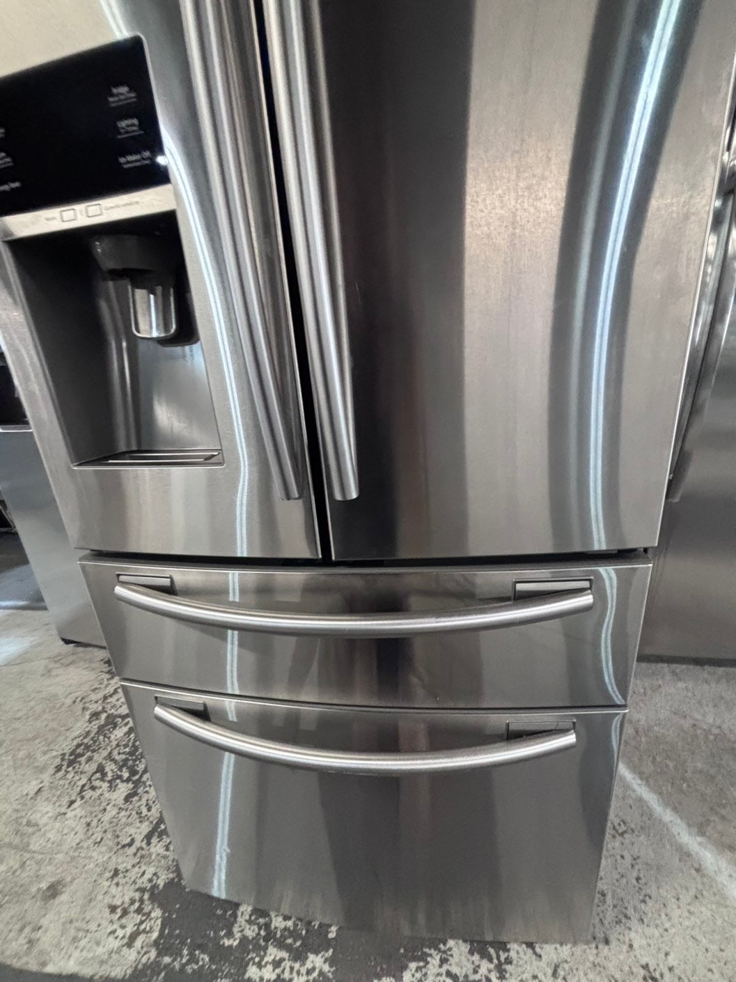 >*Samsung 4-doors French door Refrigerator 33w x 69h stainless steel w/ ice water dispenser 33" #RL7Q33QB