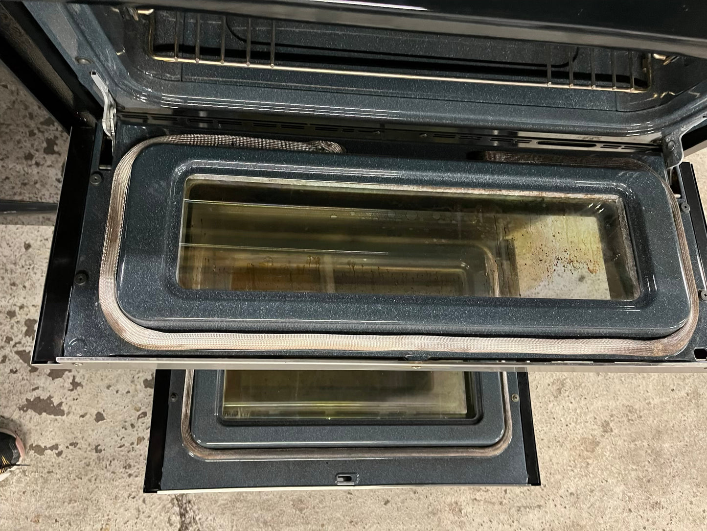 Frigidaire double oven electric 220v range 5 burner warm zone bake broil convection self clean stainless steel 30" #ER489DB Refurbished