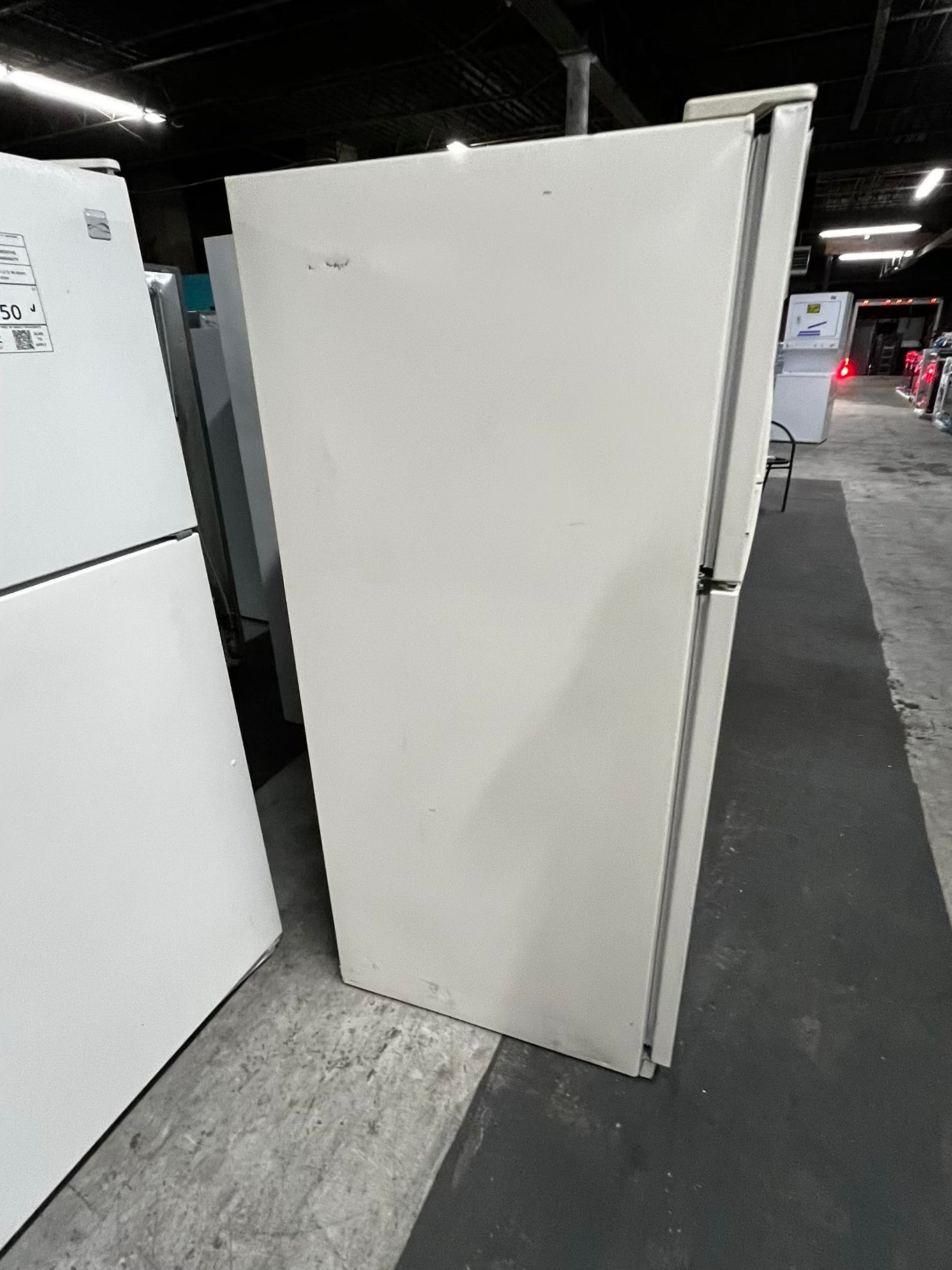 * 🎉 Black Friday ⚡️ Whirlpool top freezer refrigerator in off white no ice maker 28" #RF34774TB