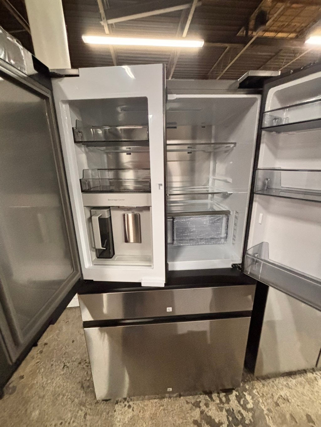 >special 🔥New open box (costumer return ) Counter Depth 4-Door French Door Refrigerator. A revolution in convenience and design, the concealed Beverage Center features both a water dispenser and ice maker 
#RFSZ51YB (Copy)