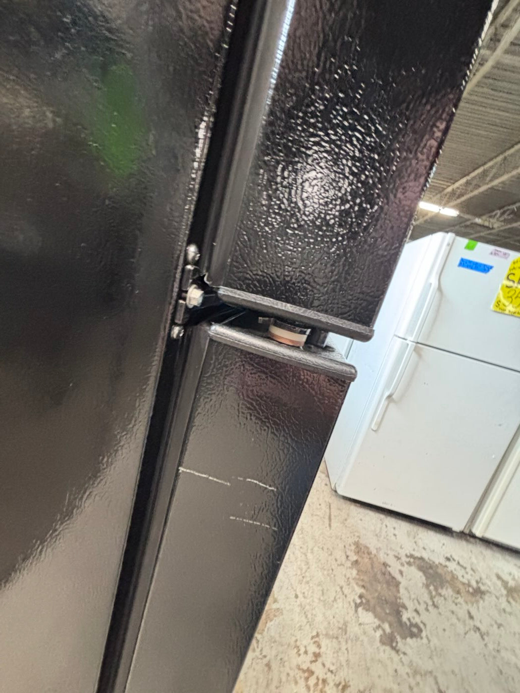 }28”w x 68 1/2h.GE   top freezer fridge  ,black  working 💯  used-refurbished #FT21SRB