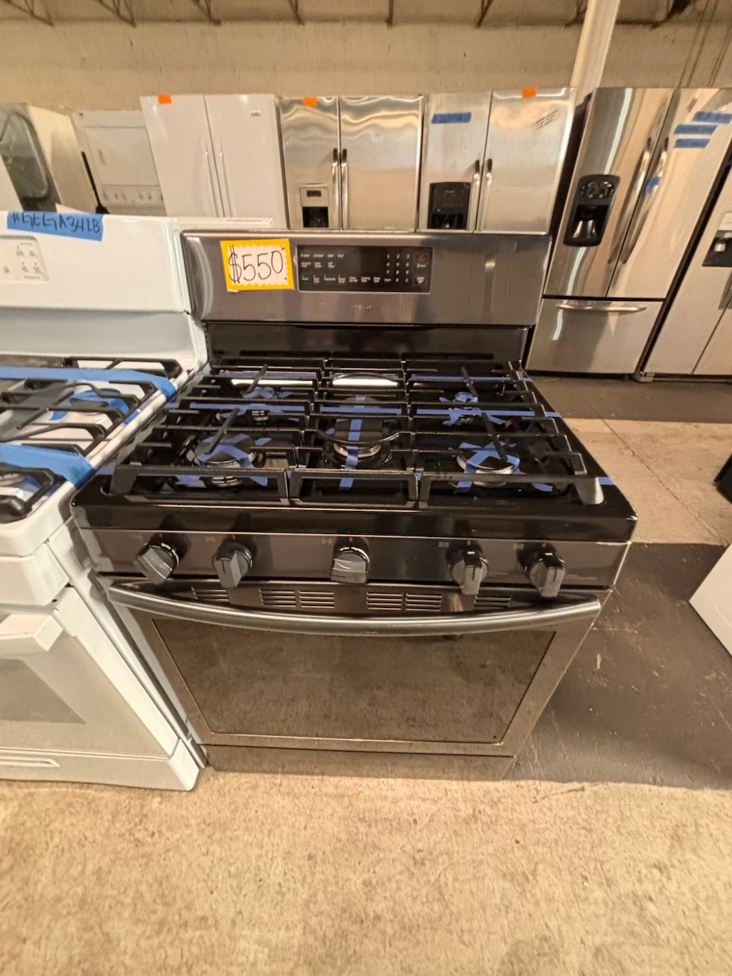 } } black silver , samsung Gas range 5 burner convection oven bake ,broil Hi/Lo self clean in black stainless steel used-Refurbished 30” #BSGS60FB