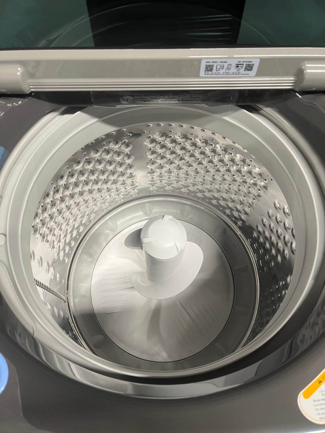 *Open box 📦 New S/d 4.1 cu. ft. Top Load Washer in Monochrome Grey with 4-Way Agitator, NeveRust Drum, SlamProof Glass Lid, and True Balance #LGT452B