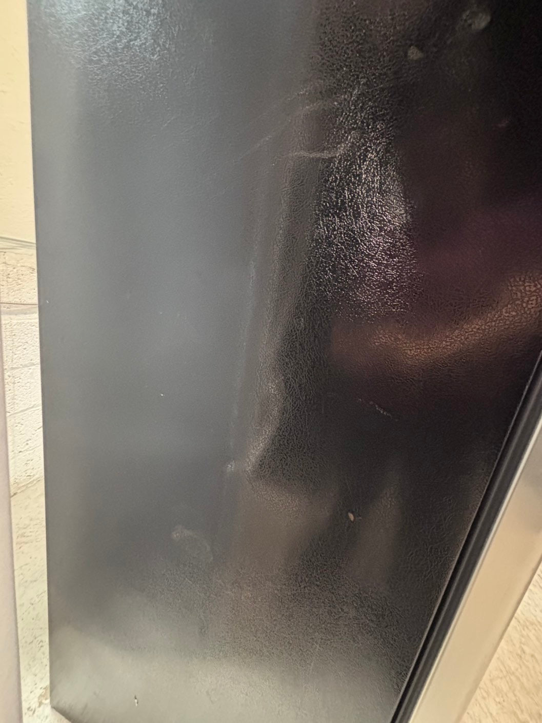 >>36” GE side by side Refrigerator and freezer silver (ice maker & water doesn’t work) doesn’t affect on the others functions.#ARW773B