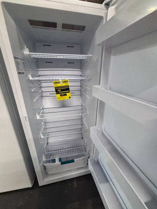 Open box HISENSE upright Freezer in White with Temperature Alarm ENERGY STAR #FZRSSWB