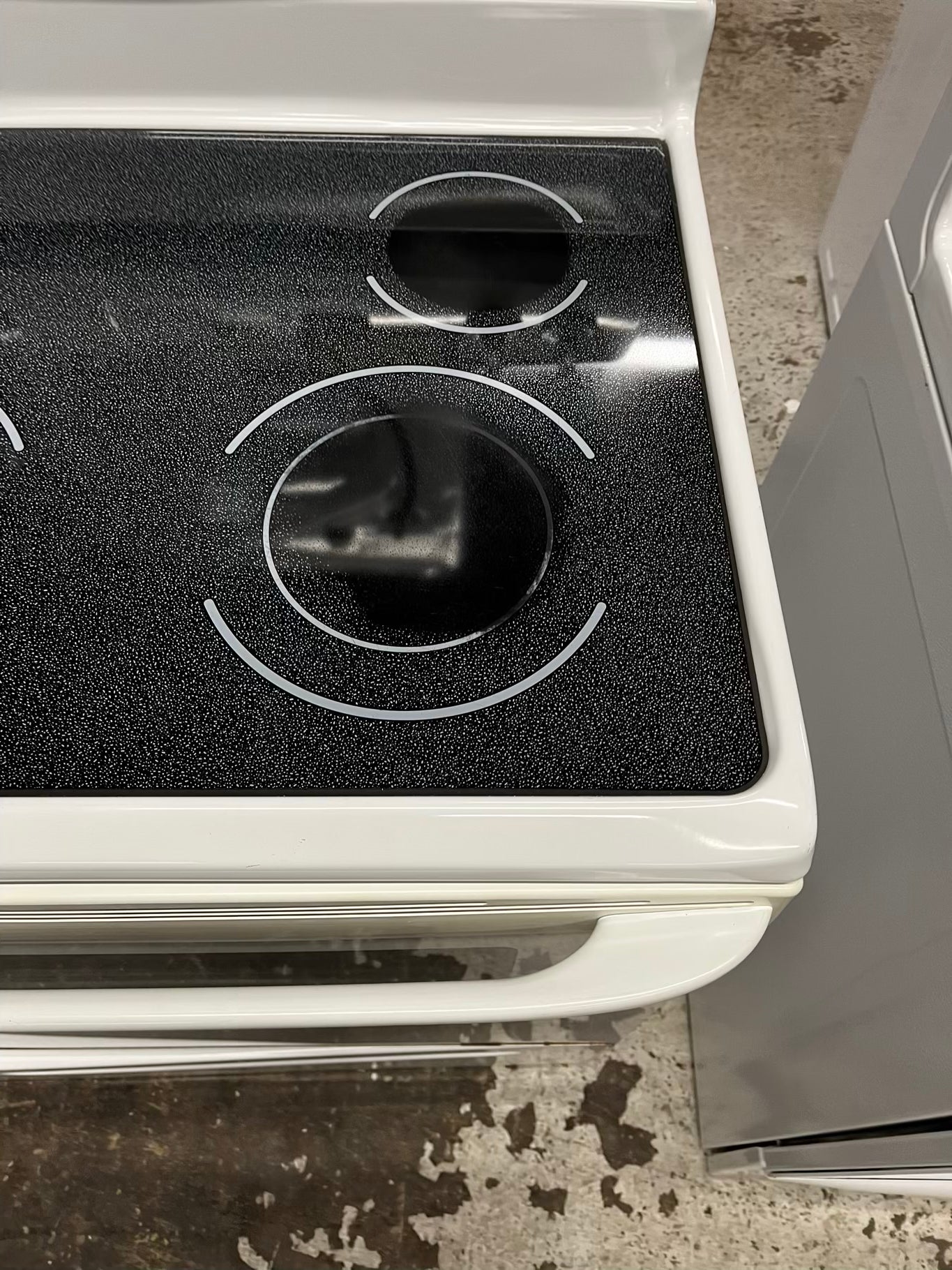 Kenmore electric 220v range 4 burner self clean in off white 30” Stock number #RE8935BB