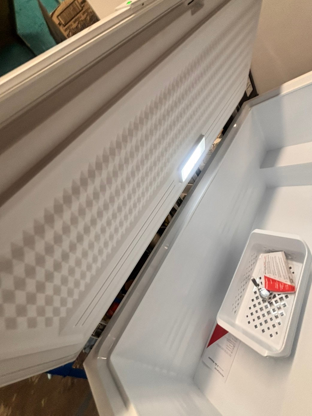>new open box 📦-frigidaire 20 cu. ft. Chest  Freezer ENERGY STAR #FCH20CB