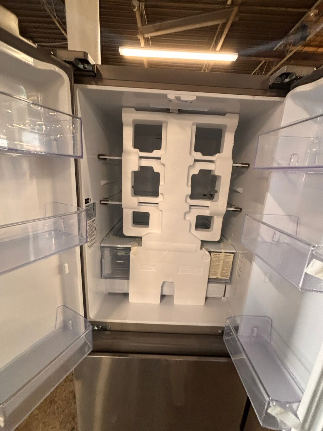 }}Samsung - 30” x 65.1/2 heigth x 30.1/5 depth. 22 cu. ft. 3-Door French Door Refrigerator w ice 🧊 maker inside - Stainless Steel #R22T5TPB
