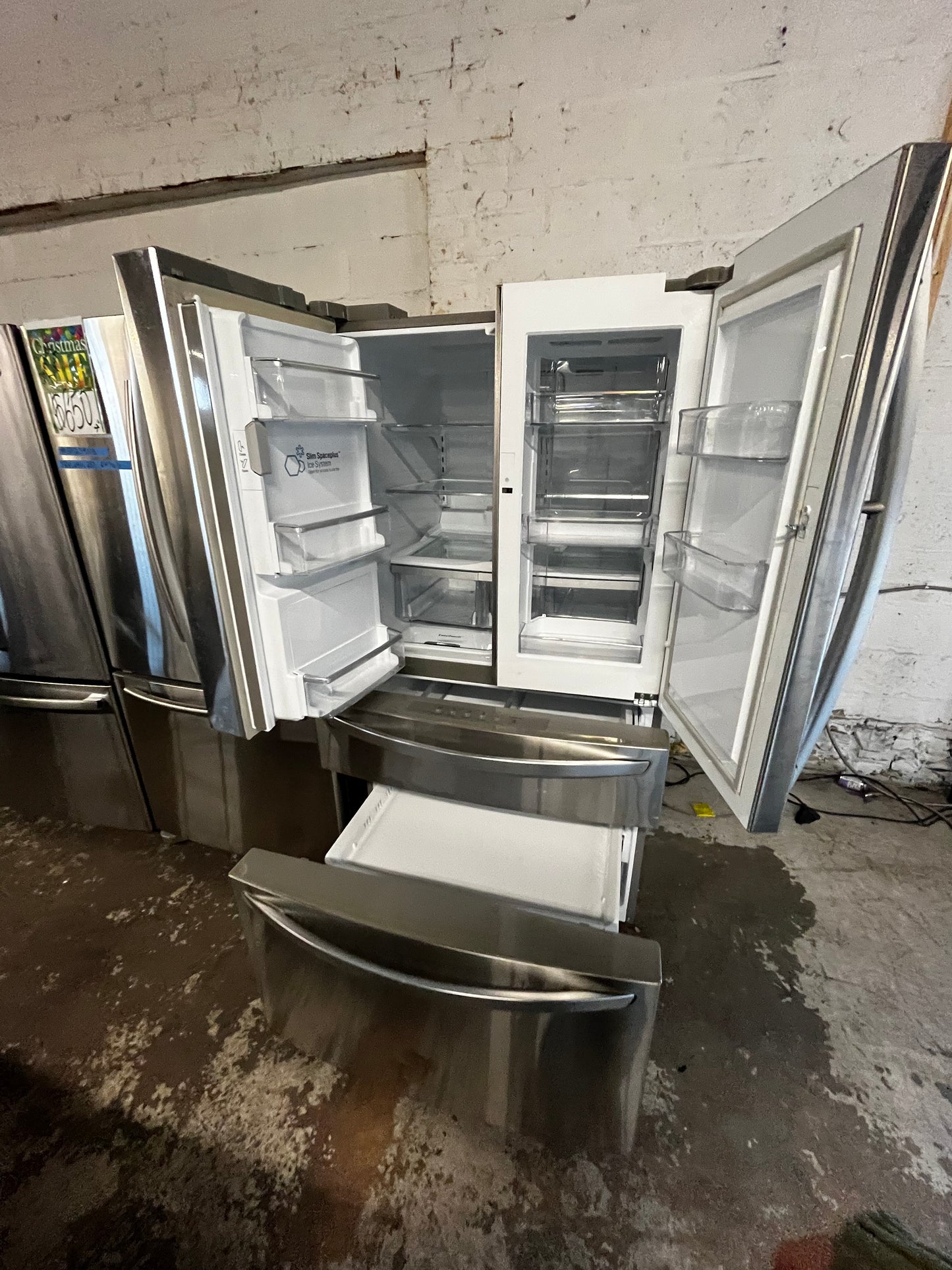 🎁 Holiday Sale 🎄 LG Four door refrigerator Showcase stainless steel w/ice water dispenser 36" Refurbished *NO water ice dispenser #RF22941B