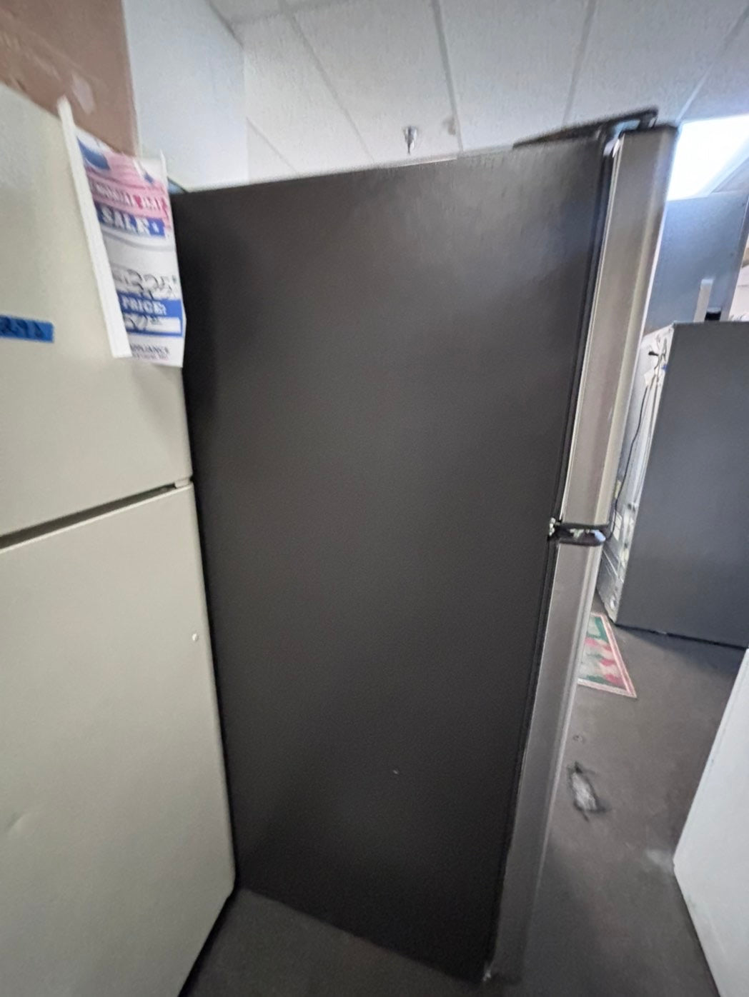 >>GE 33” x 67”h x 28” depth  Top freezer fridge  ,stainless steel  used-refurbished #RRYE33L