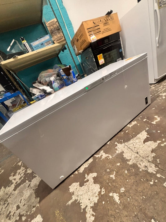 >new open box 📦-frigidaire 20 cu. ft. Chest  Freezer ENERGY STAR #FCH20CB