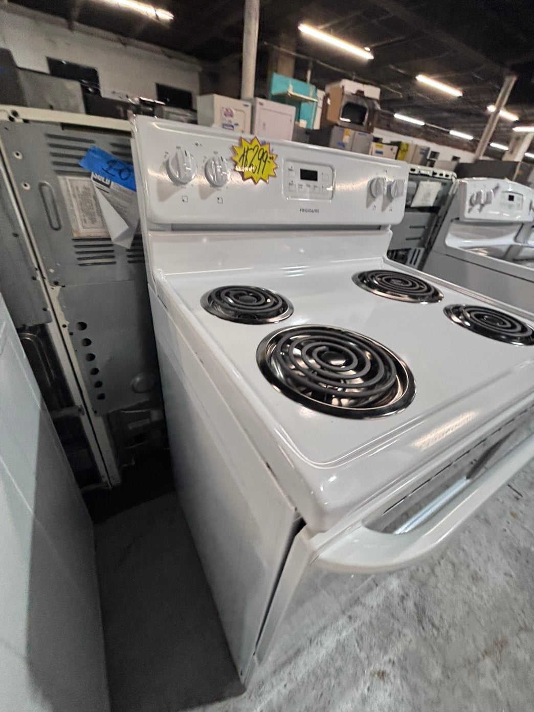 >*frigidaire white  electric coil top range coil 220v bake /Broil 4 burner used-Refurbished  great condition 30" #ESTP55B