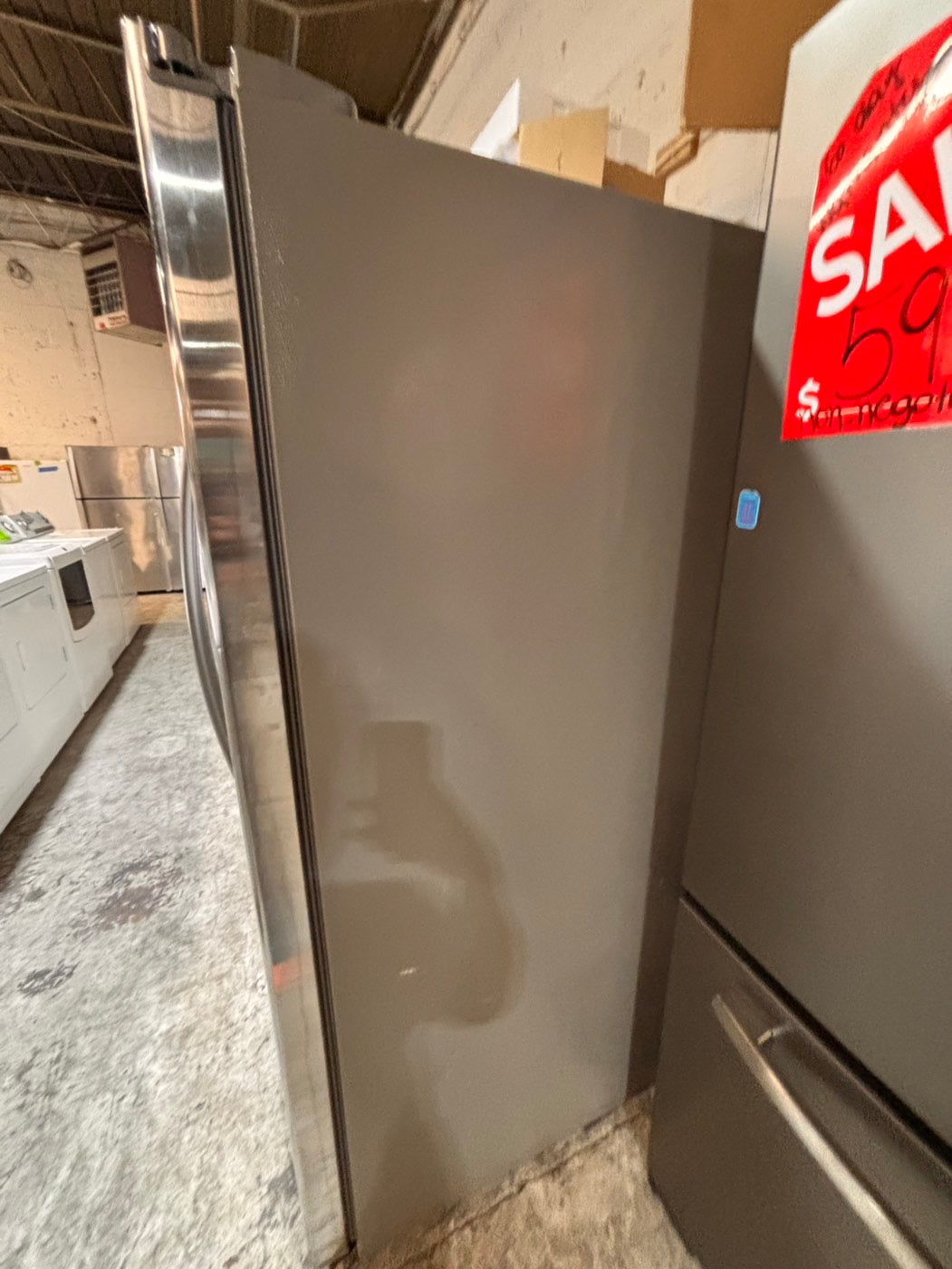 >*SALE🔥🔥LG 33”x 67”h x 29”depth side by side Refrigerator and freezer with ice & water #J1W773B