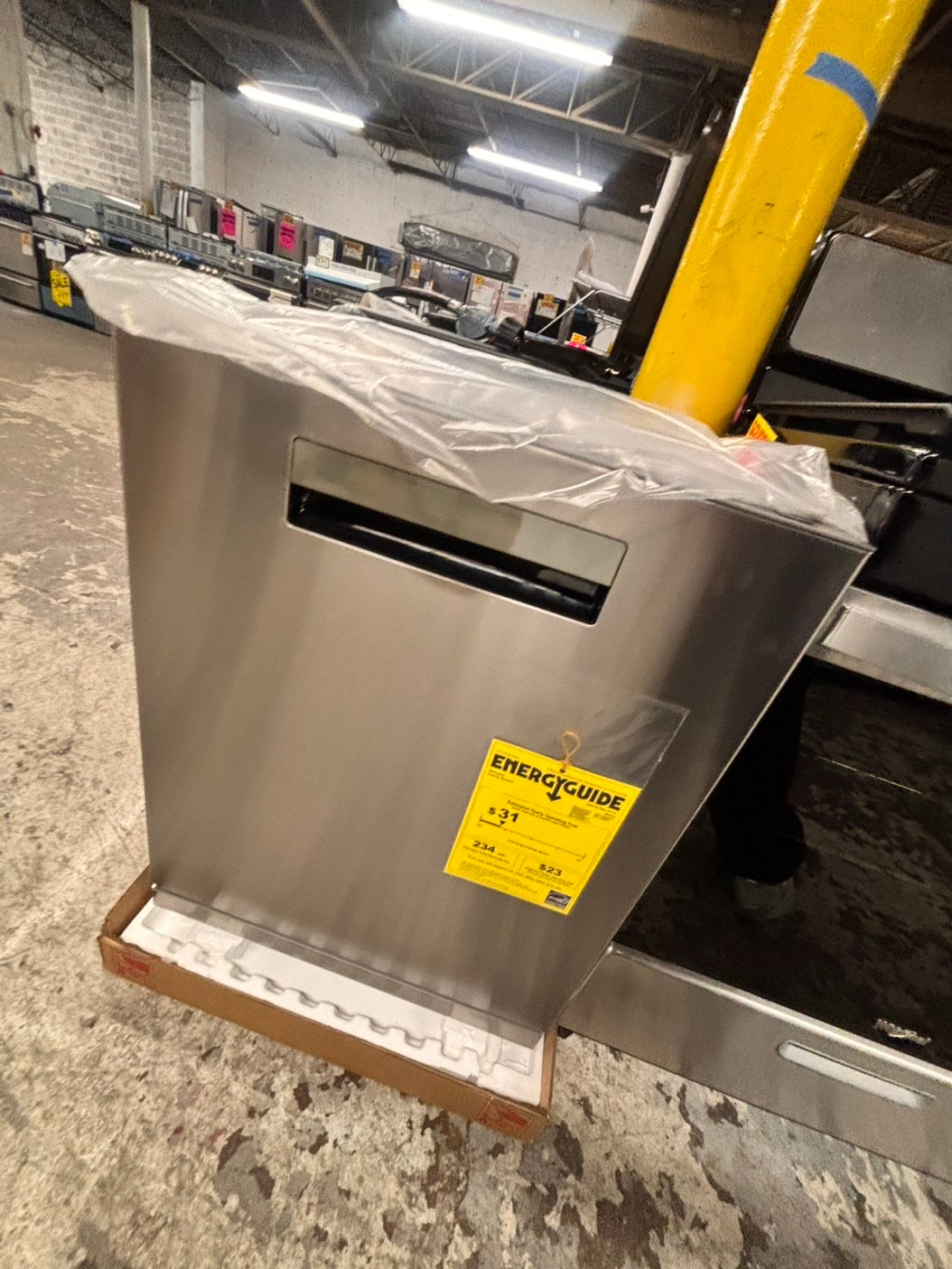 >Special 🎈4pc. Mix & match  Combo new open box costumer return -counter depth french door refrigerator whirlpool 36” w/ice maker inside gas range whirlpool five burners ,new open box over the range microwave GE & new open box dishwasher beko #RFWQ63PC