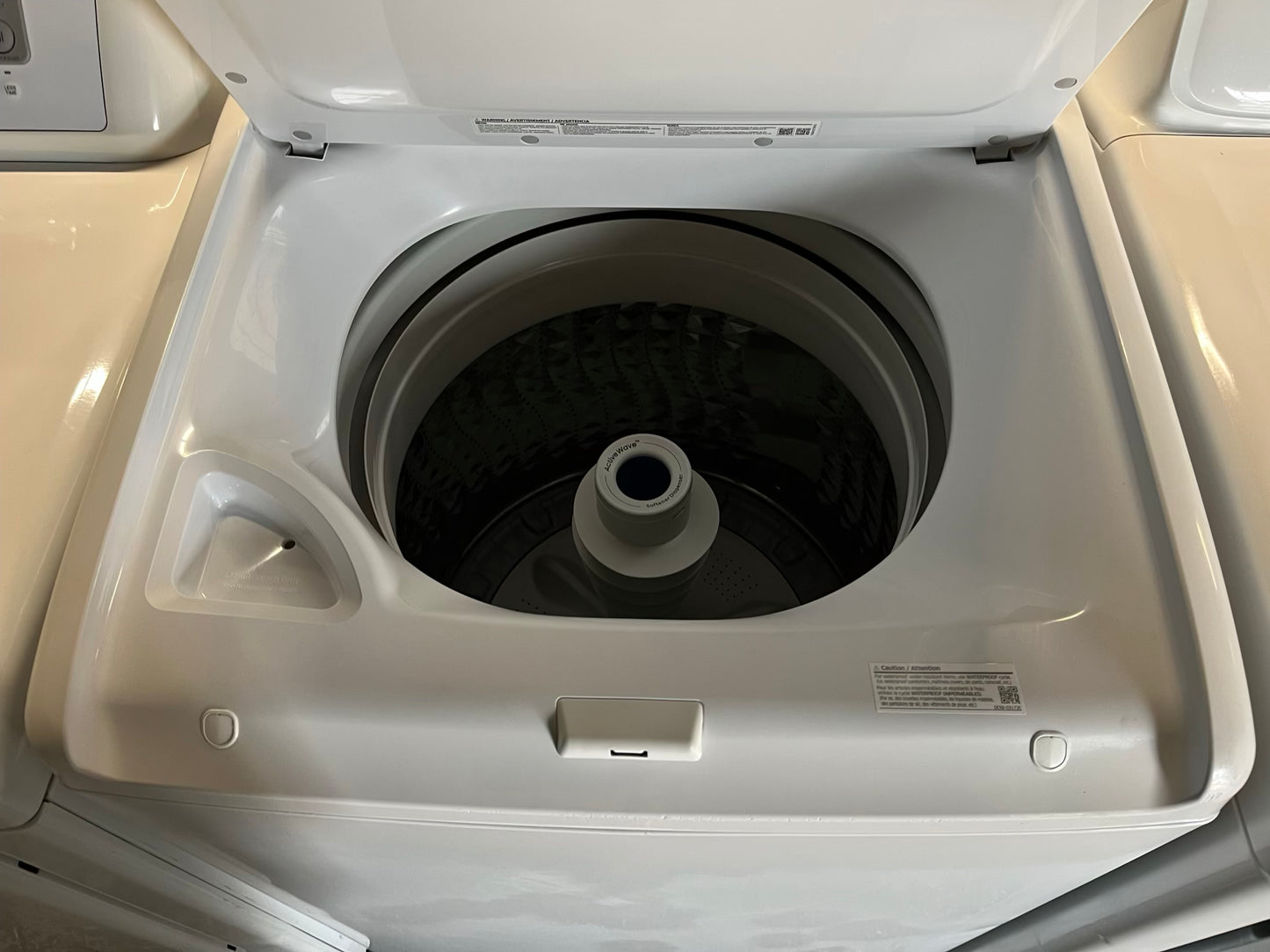- Samsung Top load washer white with/agitator and stainless steel drum & electric 220v dryer -#W600VB