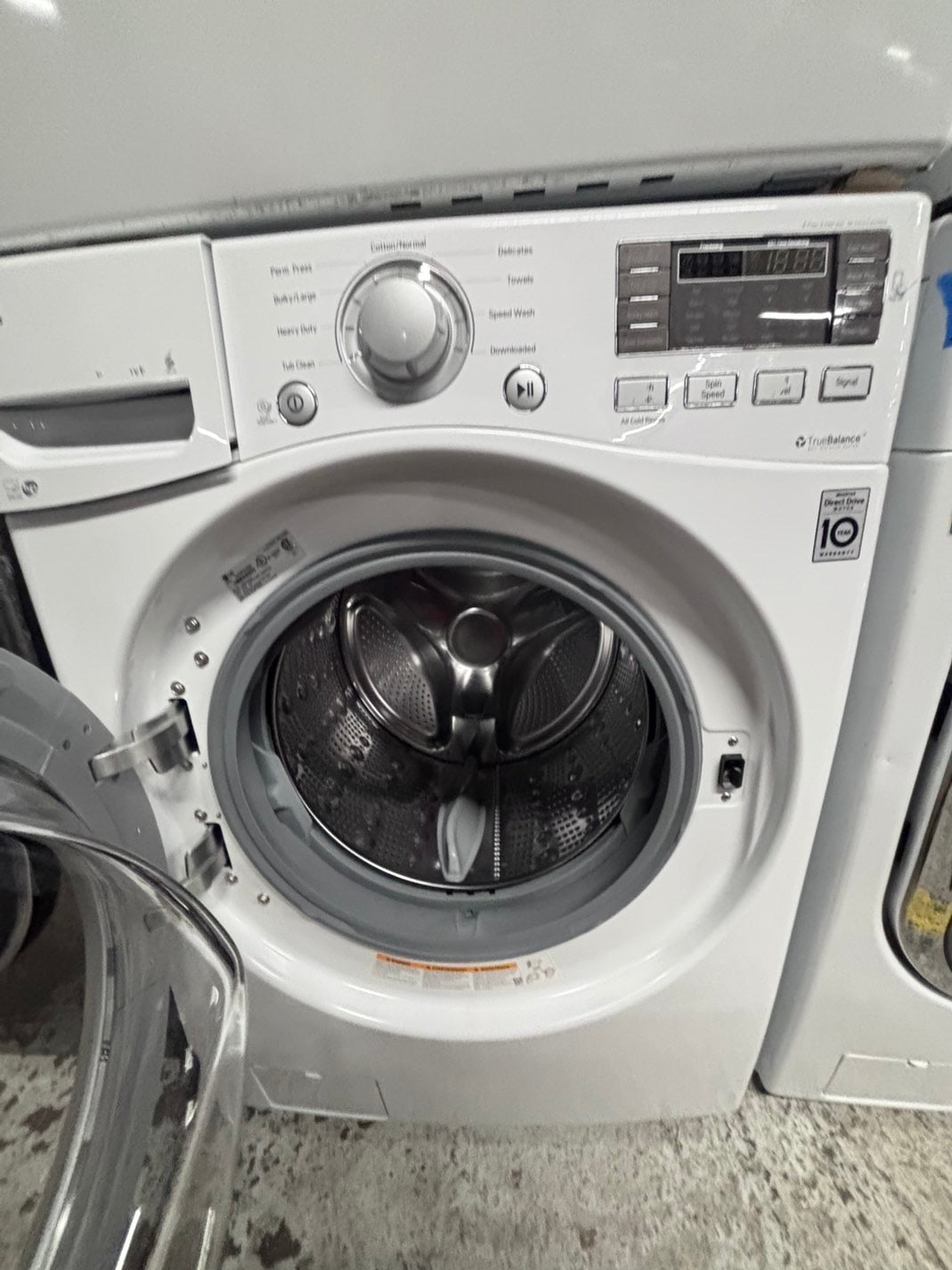 >LG GAS  washer & dryer set front load stackable white   27” in used-Refurbished #WD43GB