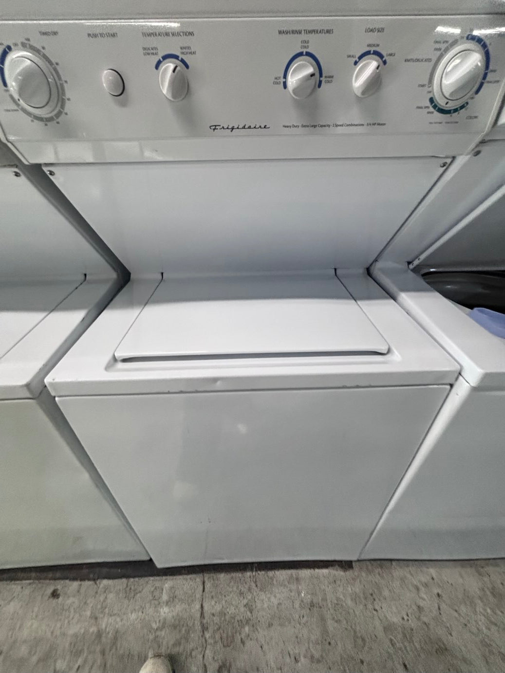 } Frigidaire used-  refurbished stacked laundry center Electric 220v washer & dryer unit in white 27" #LC27W13B