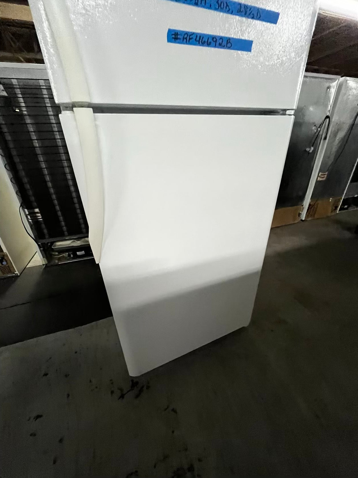 🎄Holiday Sale 🎁” Frigidaire top freezer refrigerator in  white used refurbished 30’ #RF46692B