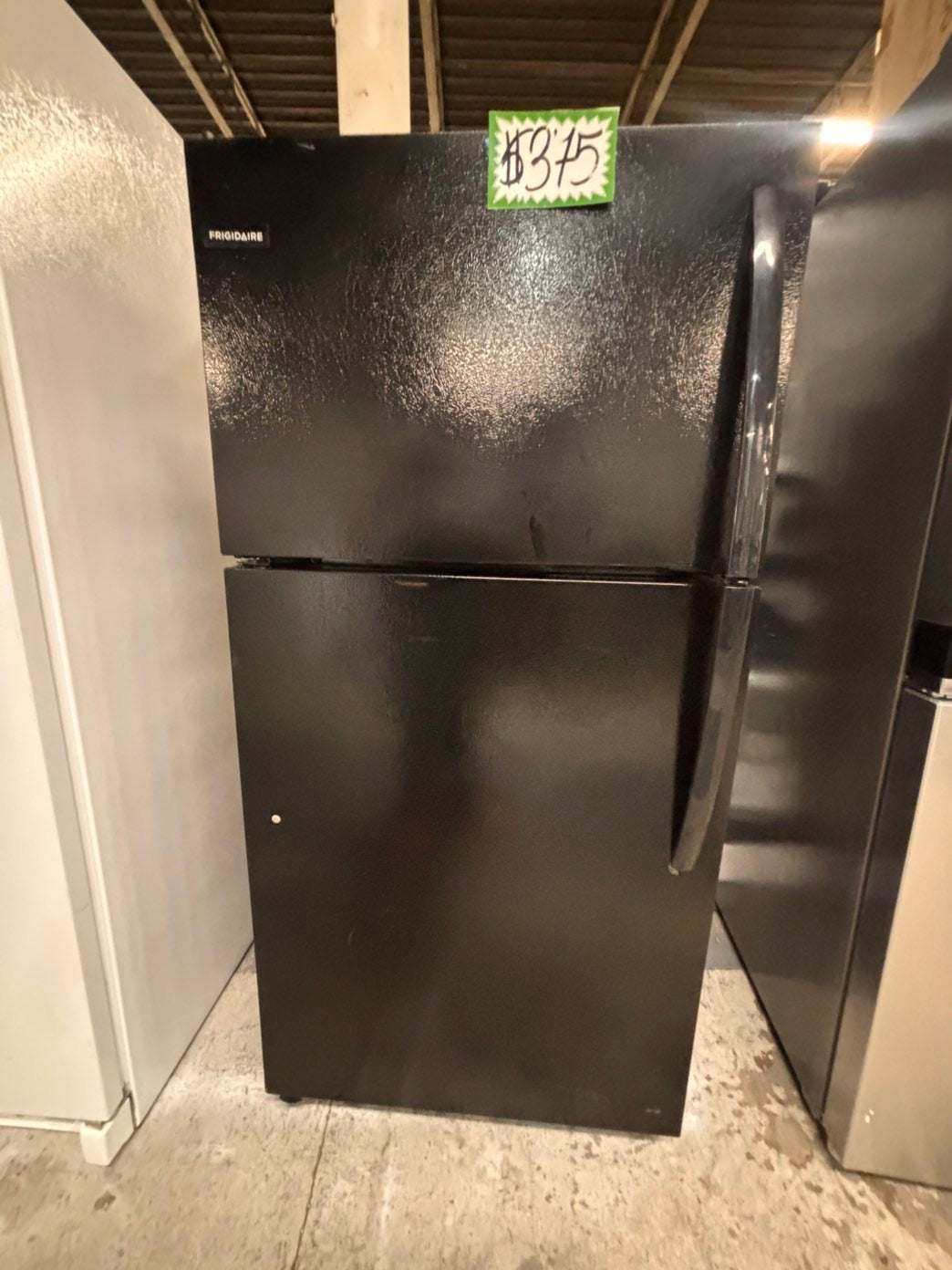 >>28”frigidaire  top freezer fridge black working 💯 used-refurbished #RF55YSB