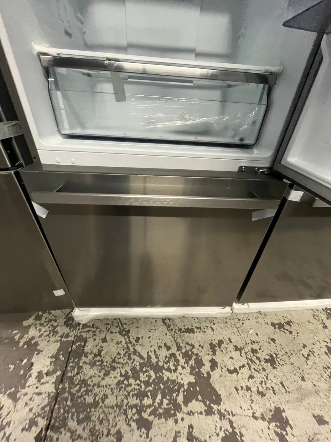 🎁🎄Holiday Sale‼️Open box 32” Hisense 17.2-cu ft Counter-Depth 32-in Wide Bottom-Freezer Refrigerator stainless steel #RFHS234B