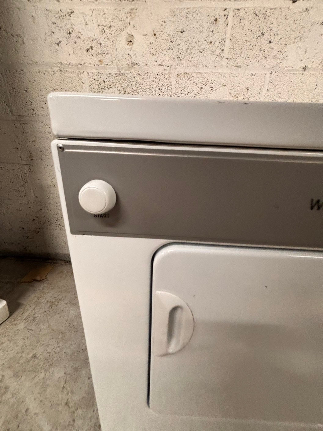 >24”whirlpool front load Electric Dryer 110v regular plug 🔌 white  #24WE56B
