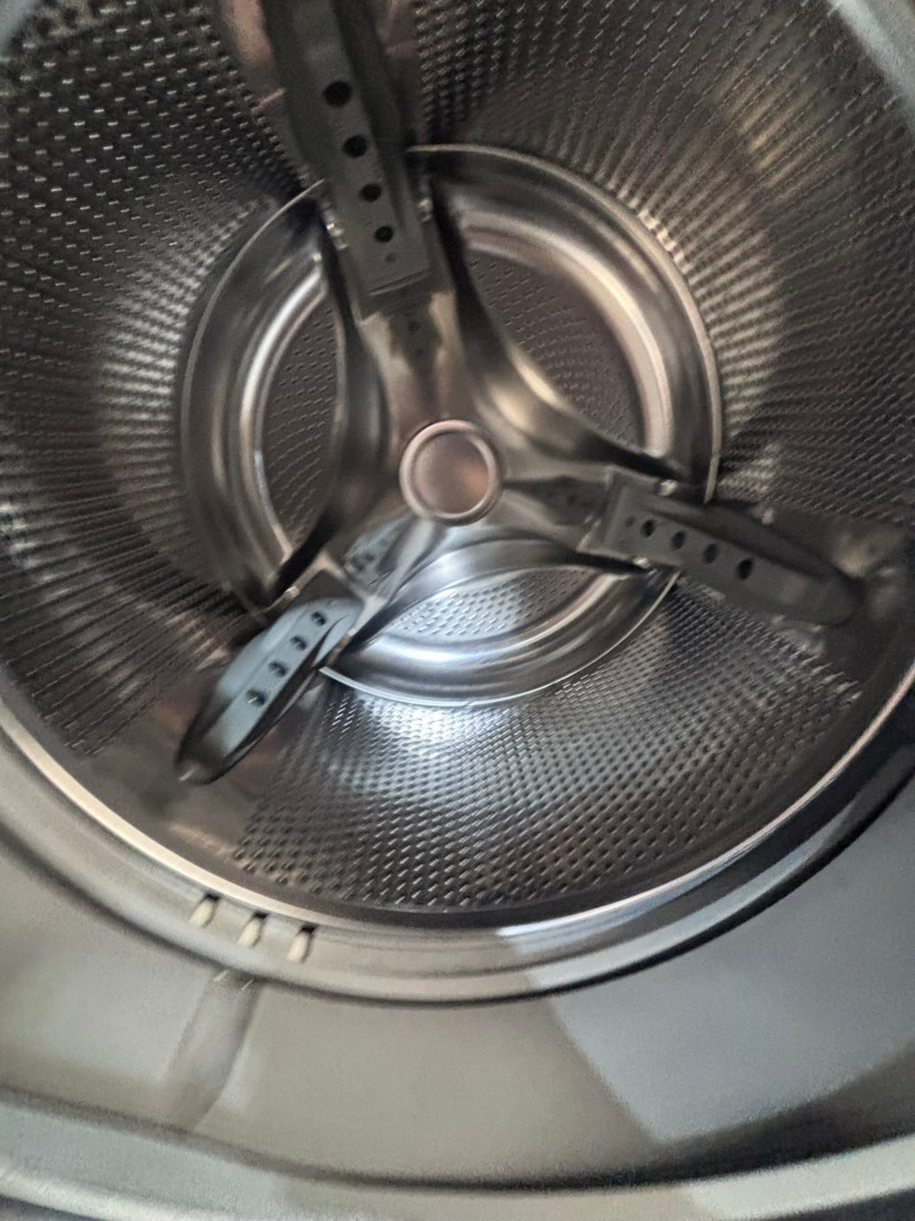 }LG used- refurbished front load electric 220v dryer & washer large  capacity with pedestals in gray color 27” #FLSGTV7B