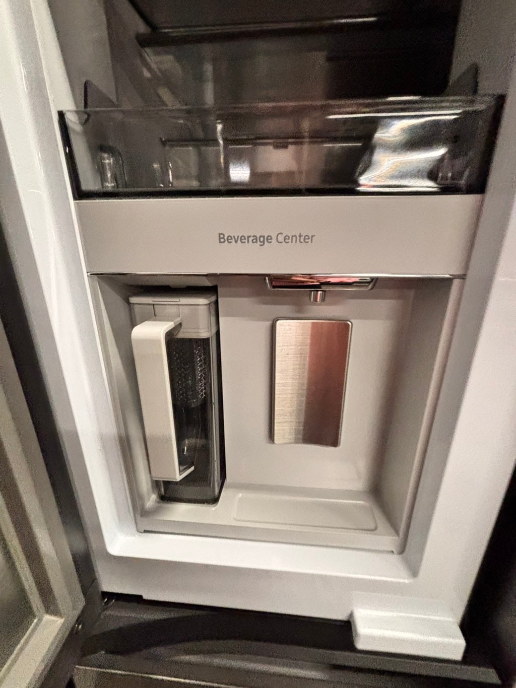 >special🎈New open box (costumer return ) Counter Depth 4-Door French Door Refrigerator. A revolution in convenience and design, the concealed Beverage Center features both a water dispenser and ice maker 
#RFSZ51YB