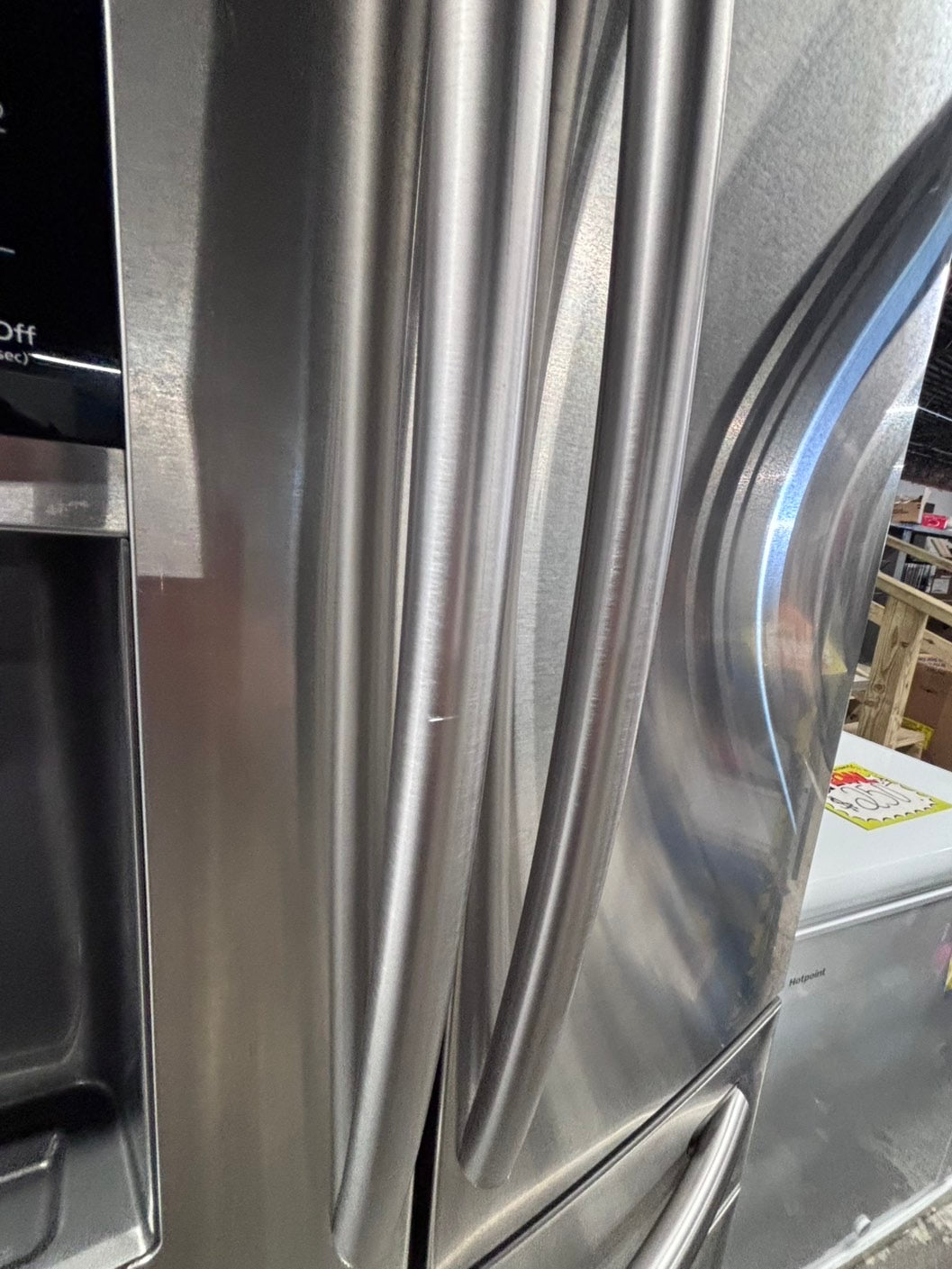 >*Samsung 4-doors French door Refrigerator 33w x 69h 30”1/2depth. /stainless steel w/ ice water dispenser 33" #RL7Q21QB