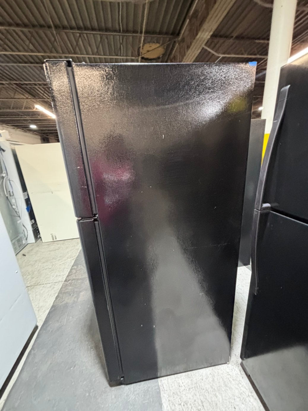 >>GE  33” Top freezer fridge   With ice maker inside ,black  used-refurbished #RG37QB