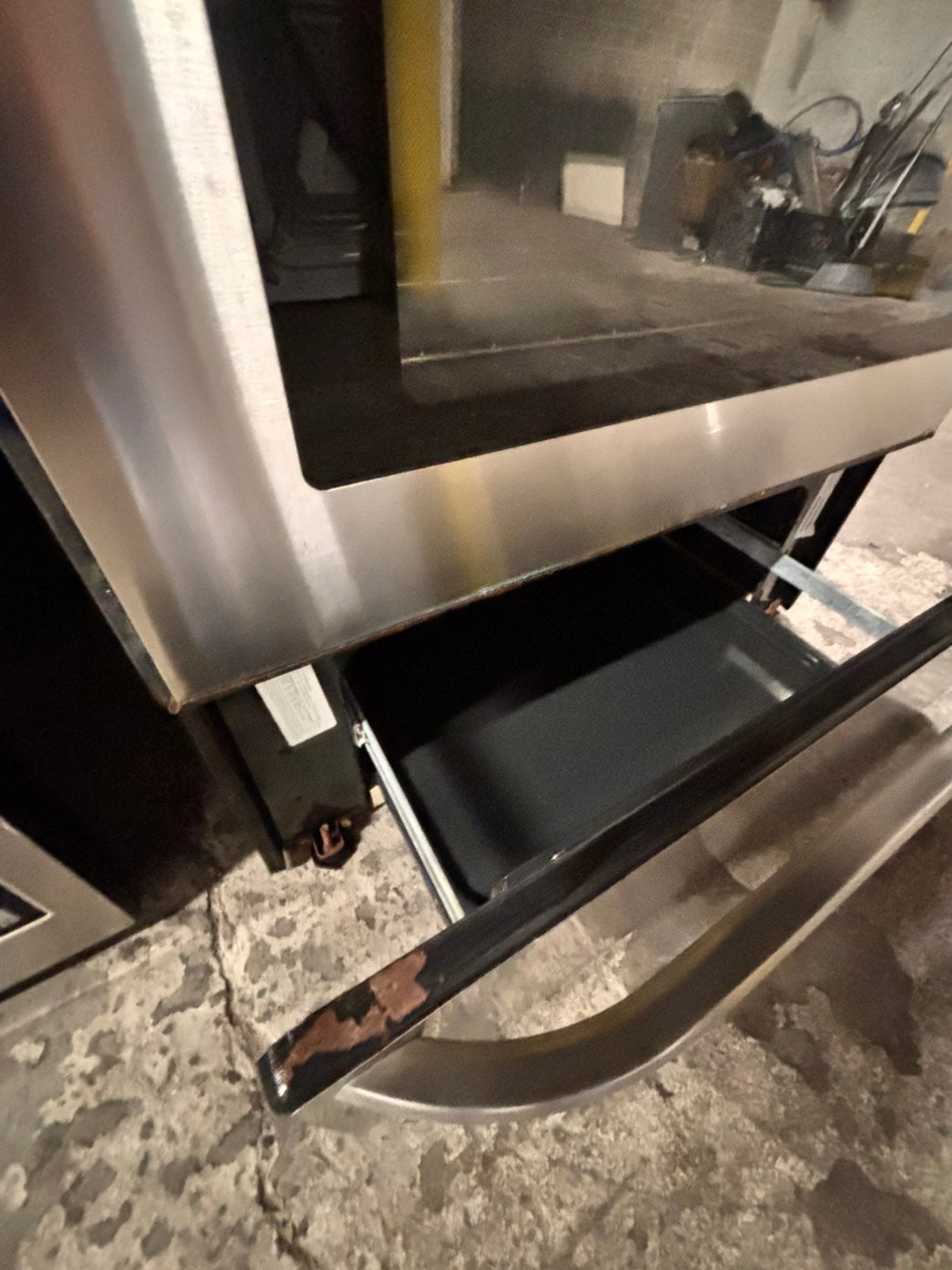 >frigidaire stainless steel Gas range 4 burner bake broil Hi/Lo self clean in stain used-Refurbished 30” #FGEZ23B