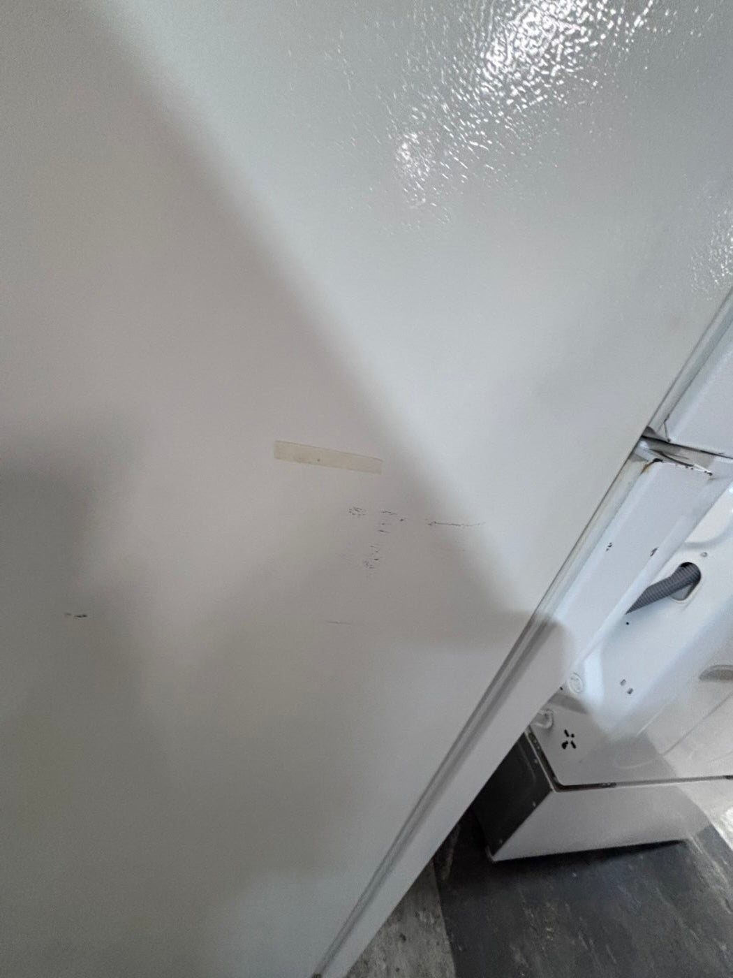 }28”w x 62 1/2h. GE top freezer fridge white working 💯  used-refurbished #FTR12RB