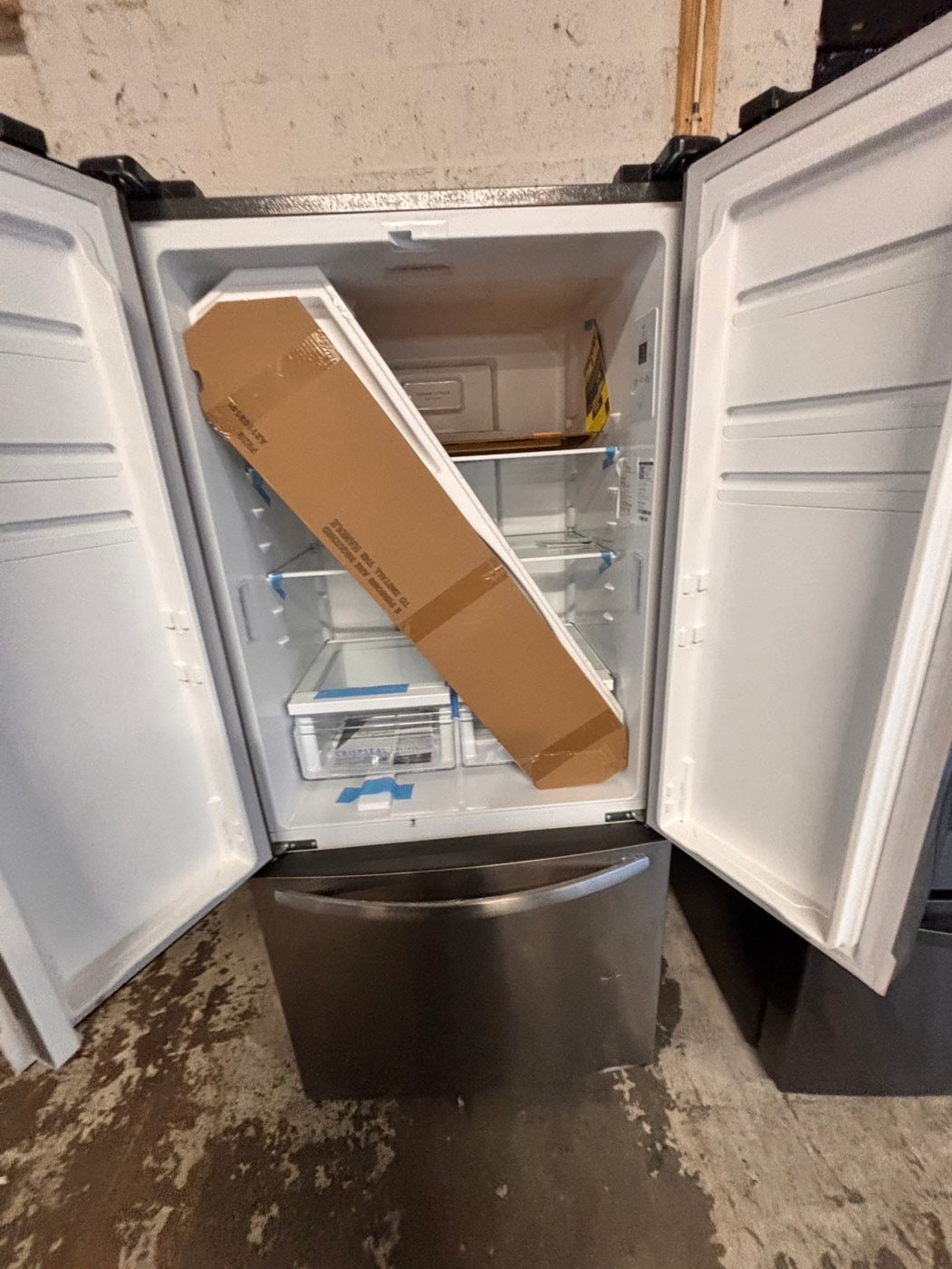 >frigidaire Open box 📦 New S/d 31.5 in. 18 cu. ft. Counter Depth French Door Refrigerator in Fingerprint-Resistant Stainless Look       #RNZG18LL