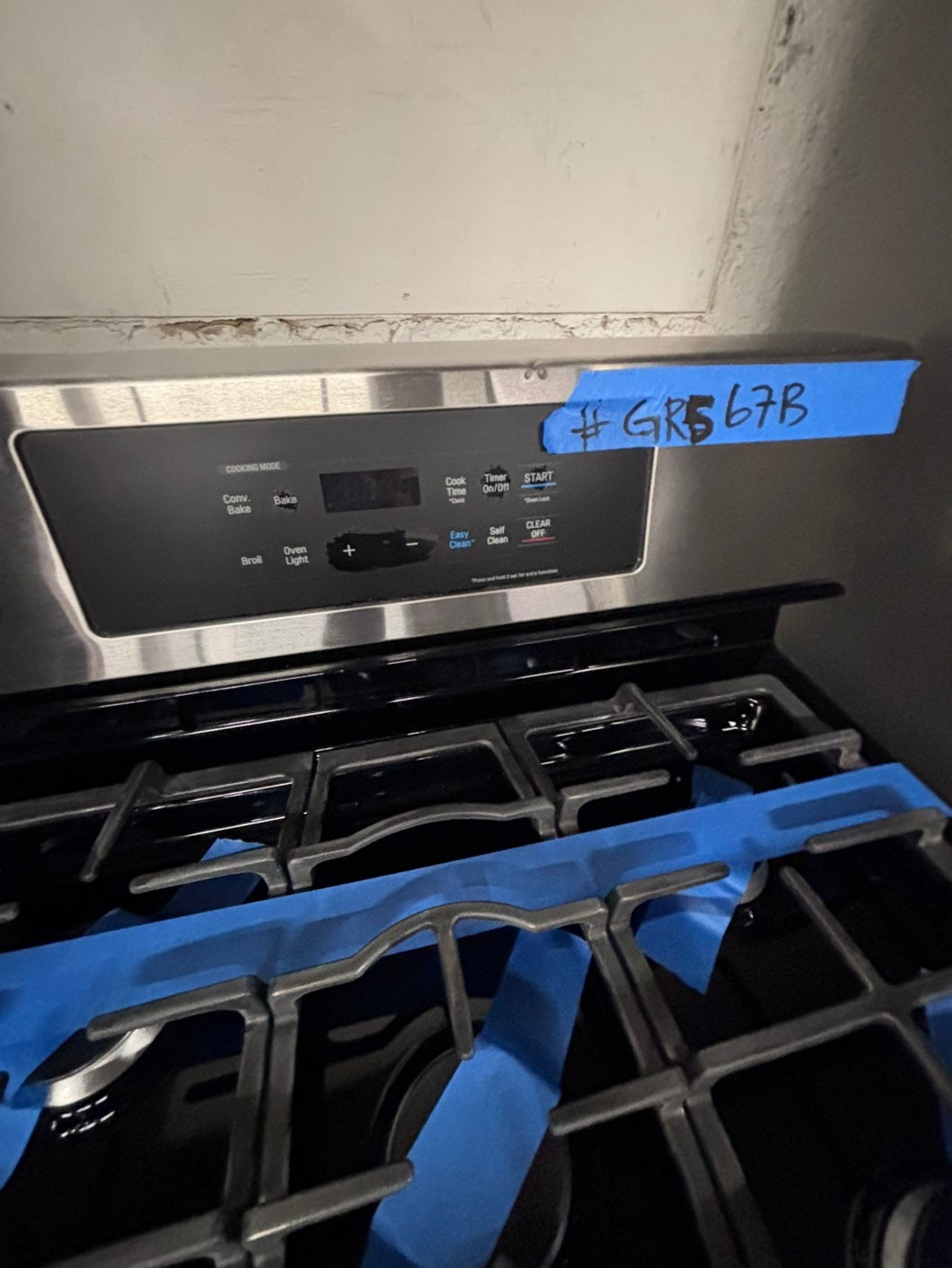 >special 3pc. Combo =LG French door Refrigerator counter depth  w/ ice water dispenser 36",gas stove 5 burners & new the range microwave all same brand  #ARF31B3PC