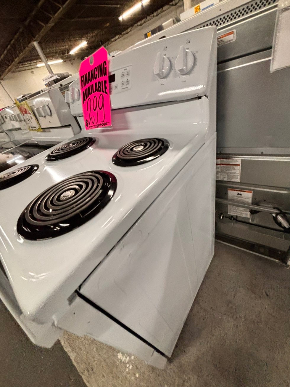 >GE white electric coil top range like new coil 220v bake /Broil 4 burner used-Refurbished  great condition 30" #GRE6H5B