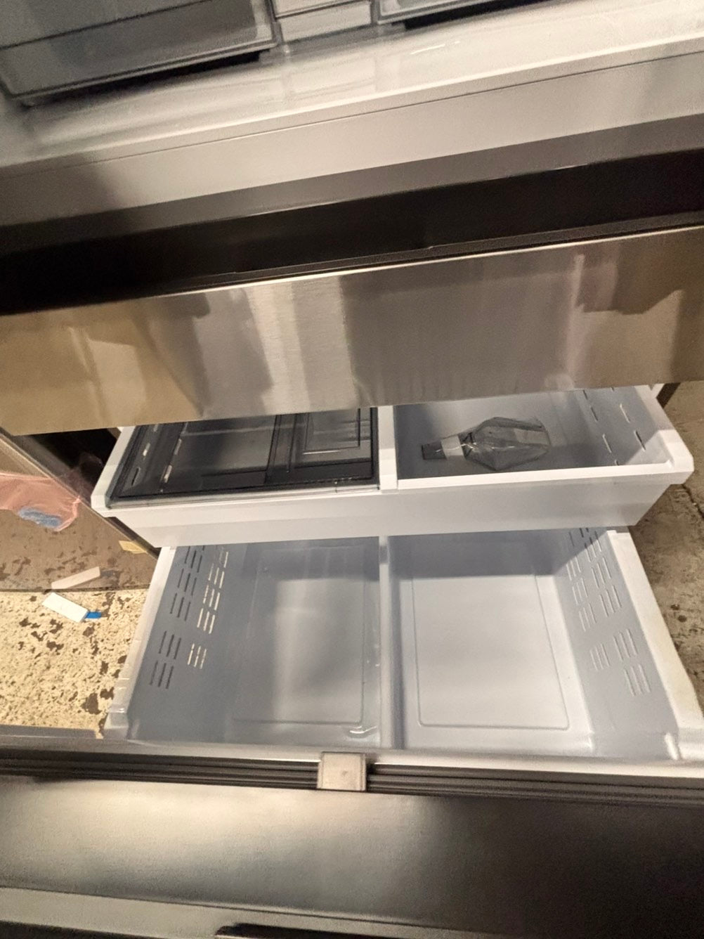 >special🎈New open box (costumer return ) Samsung - Bespoke 29 cu. ft. Full size  4-Door French Door Refrigerator with AI Family Hub+ - Charcoal Glass  & Black/Charcoal #RFFH2241B