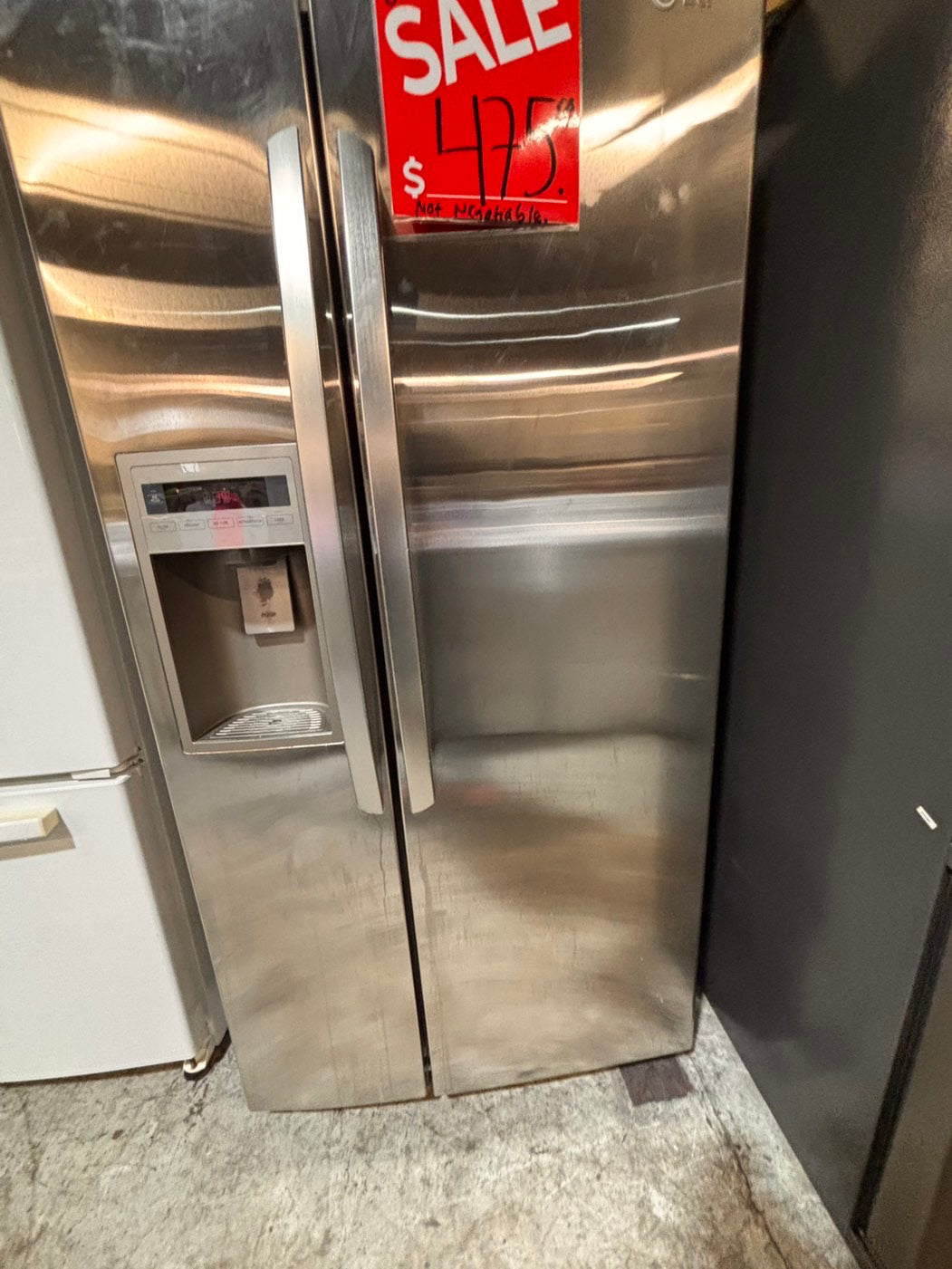 >*SALE🔥🔥LG 33”x 67”h x 29”depth side by side Refrigerator and freezer with ice & water #J1W773B
