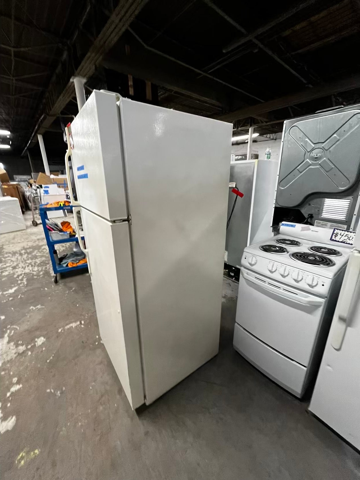 🎄Holiday Sale 🎁 GE top freezer refrigerator in off white used refurbished 28” #RF97352B